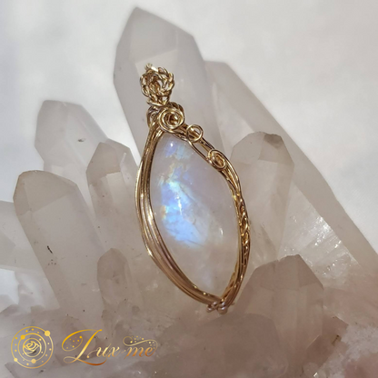 【ホワイトラブラドライト】WAペンダント